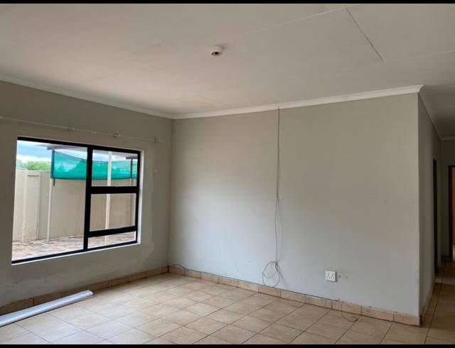 3 BEDROOM PROPERTY TO RENT IN CHROOM PARK